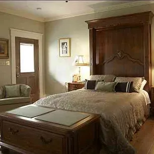 Jefferson Street Bed n Breakfast Inn  French queen suite #3