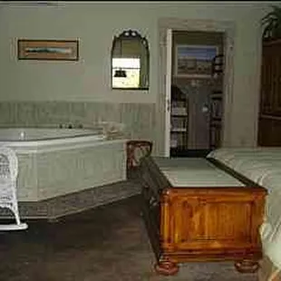 Jefferson Street Bed n Breakfast Inn 972-253-2000 Gulf Coast king suite with indoor spa tub #5
