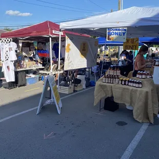 vendors selling goods