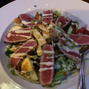 Seared tuna salad