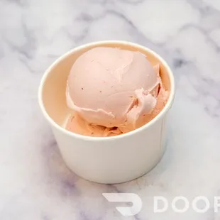 Fresh Strawberry Ice Cream