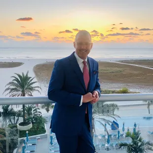 Excellent suit, shirt and tie!