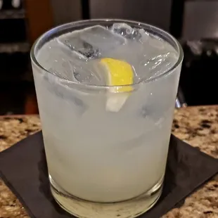 French 76. Sara bartender.
