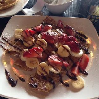 strawberry banana nutella crepe