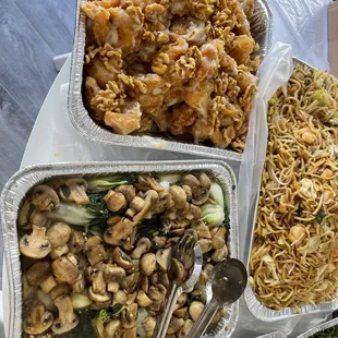 Honey walnut shrimp, mushroom and bak choi