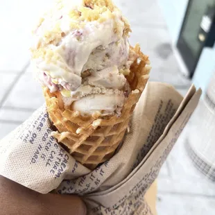 Brambleberry Crisp &amp; Wedding Cake  Single serve on waffle cone