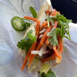 10/10. There is a chicken in there and avocado:)