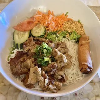 B5. Vermicelli with Grilled Pork Sausage