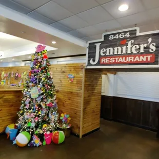 Front entrance sign &amp; Xmas tree