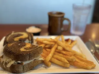 Gus's Old Brooklyn Family Restaurant