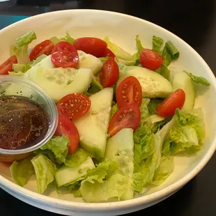 Side salad with vinaigrette