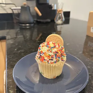 Golden Oreo Cupcake