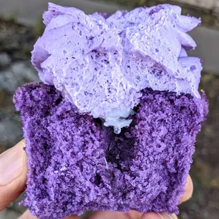 Jennivee&apos;s Bakery 09-05-2020: Purple Velvet - Ube Chiffon Cake, Ube Mousse, Macapuno Filling, Ube Crumbs (interior)