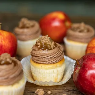 apple and cupcakes