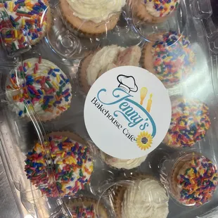 dessert, cupcakes, food