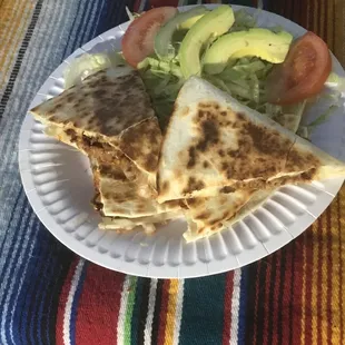 *Quesadilla of beef *Quesadilla de asada