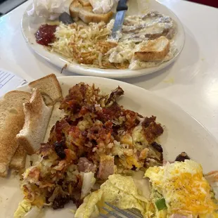 Over cooked Denver omelette, burnt greasy hashbrowns, bland toast, thin chicken fried steak with greasy watery gravy