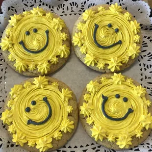 We&apos;ve got sunshine... on a cloudy day!