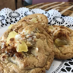 White Chocolate Pineapple Macaroon!