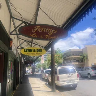 My favorite lei shop everrr! On Beretania, just before Mauka Kea on the left near the corner