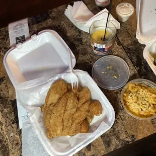 4 Pieces Catfish Diner Dinky&apos;s Mac &amp; Cheese