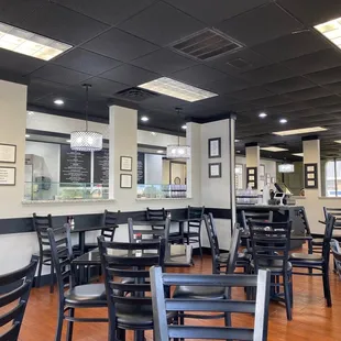 Comfortable dining room experience