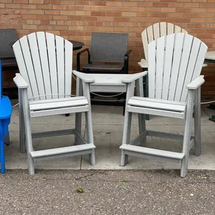 Outdoor polyresin seating.