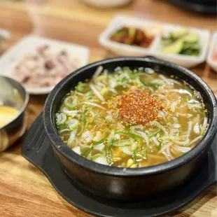 1. Jeonju Hyundaiok Style Bean Sprouts Soup