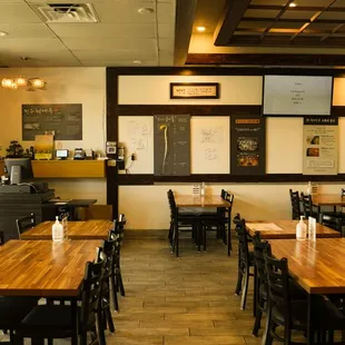 sushi and sashimi, interior