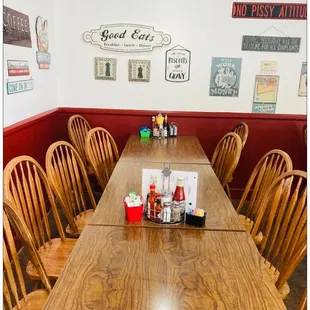 Dining section. The executive table.