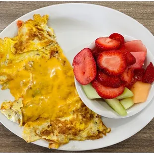 Veggie Omelette with not so fresh mixed fruit. :(
