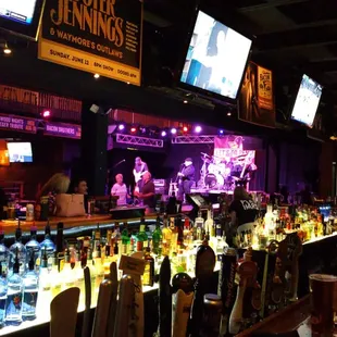 Live music nightly.  Sweet!