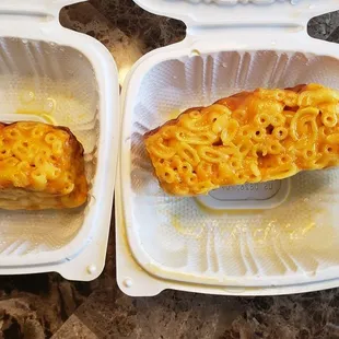 Side view. Jerk hut please fix this for all your customers! Two different portion sizes for the same price!