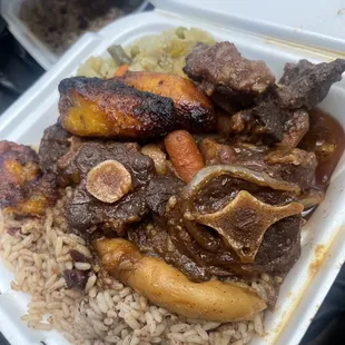 Oxtails Medium Lunch