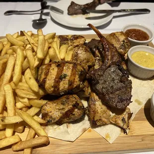 Delicious taste and fresh meat. French fry's is soft and crunchy. It was best restaurant in my vacation in Orlando.