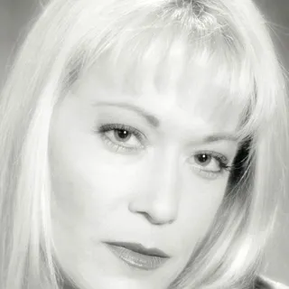 Elizabeth R.