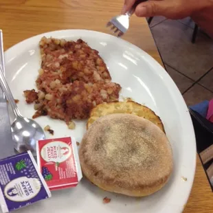 corn hash with muffin
