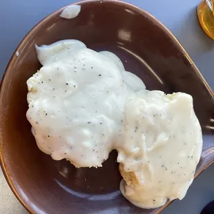 Biscuit and gravy single order