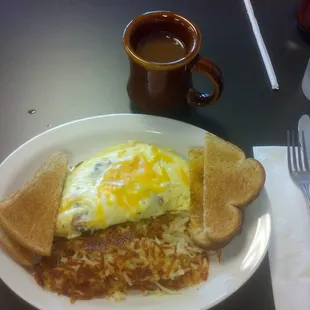 Omelette-3 egg bacon cheese toast andhash browns $6.59