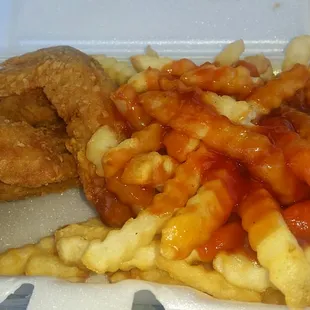 3 wings and Fries with ketchup