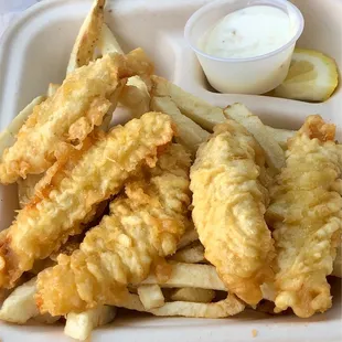 6 pcs Fish and Chips. Yeah, I ate one!
