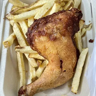 1/4 Fried Chicken and Chips. So delicious!