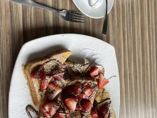Eggsclusive Cafe