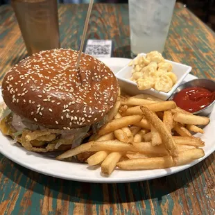 Big Jer Burger, mac n cheese, and fries
