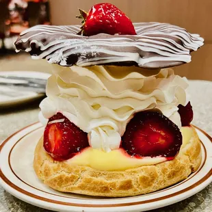 The Signature Dessert - Strawberry Ring