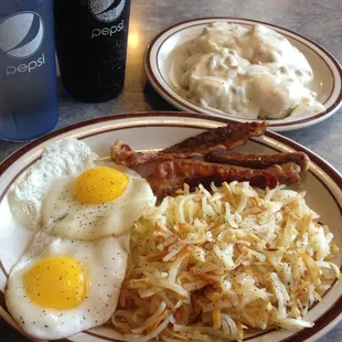 eggs, hash browns, and bacon