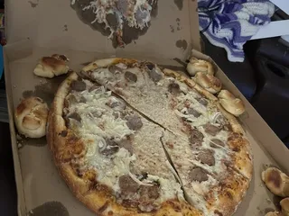 Luna's Pizza