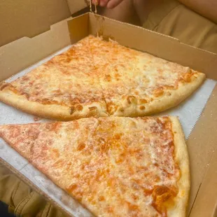 Cheese pizza by the slice
