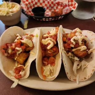 Fish tacos w side of cole slaw