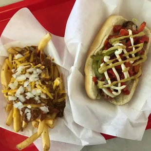 chili cheese fries + bratwurst